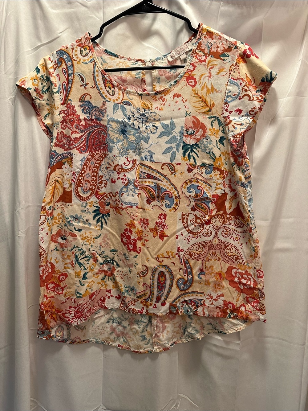 Women’s Paisley Floral Short-Sleeve Blouse in Cream and Red
